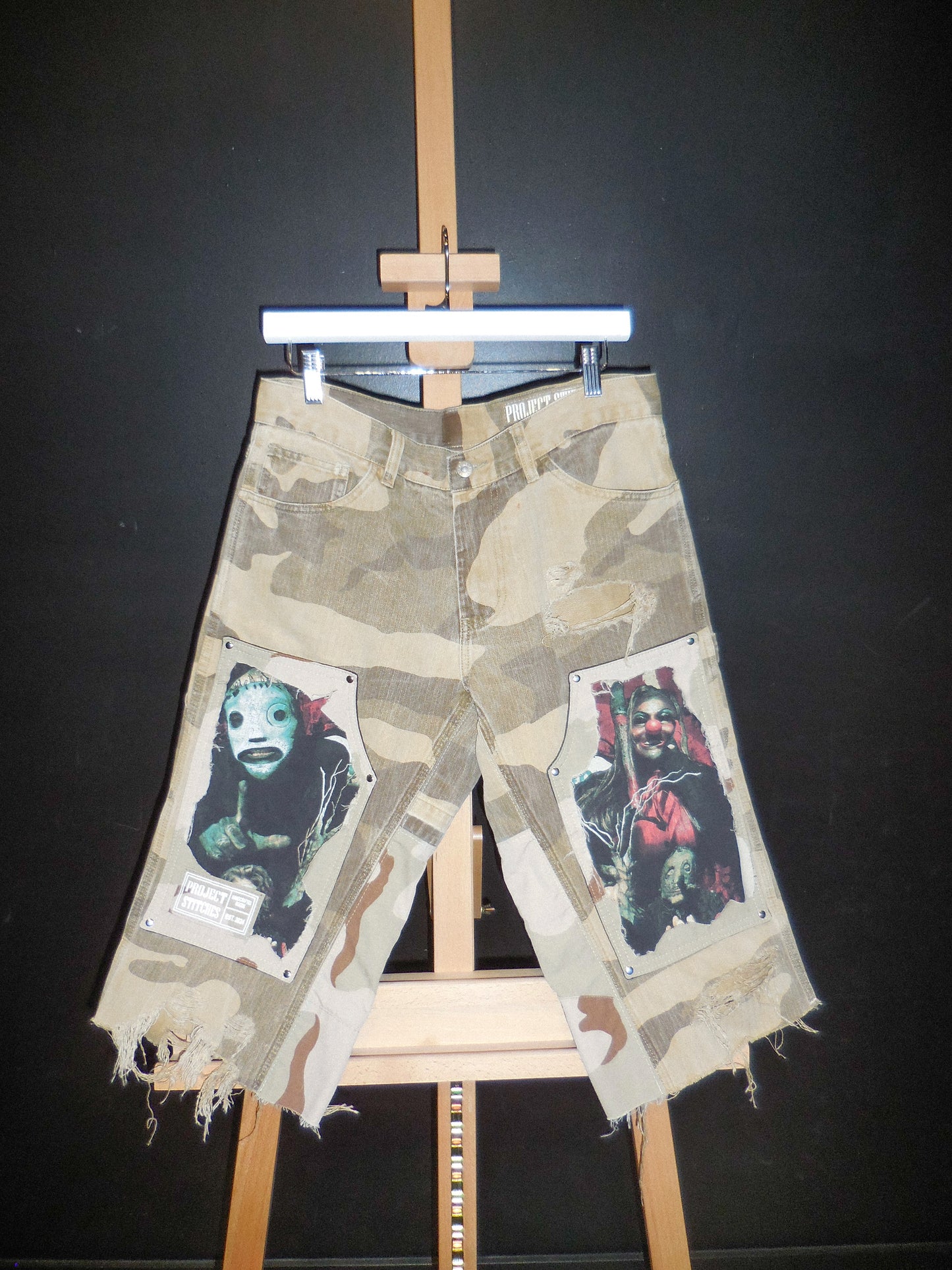 Distressed Graphic Carpenter Jorts Size 32