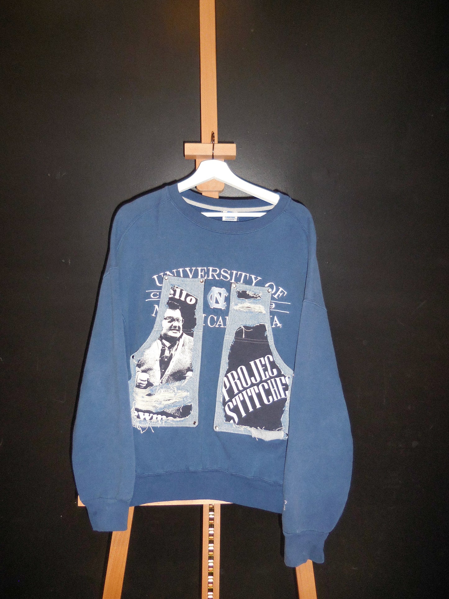 Distressed Graphic Carpenter Sweater Size XL