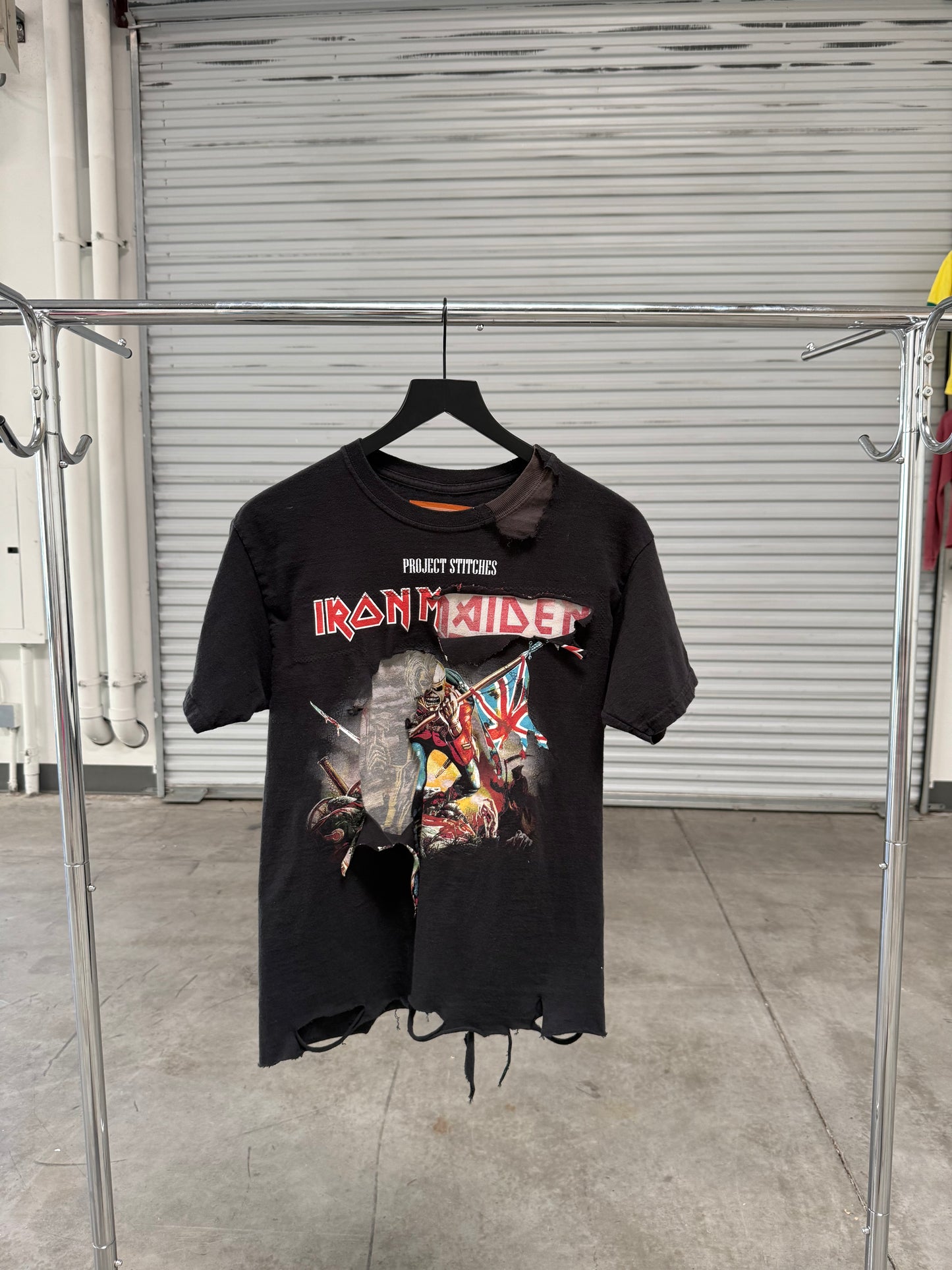 Peeker Tee
