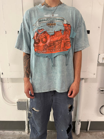 Peeker Tee