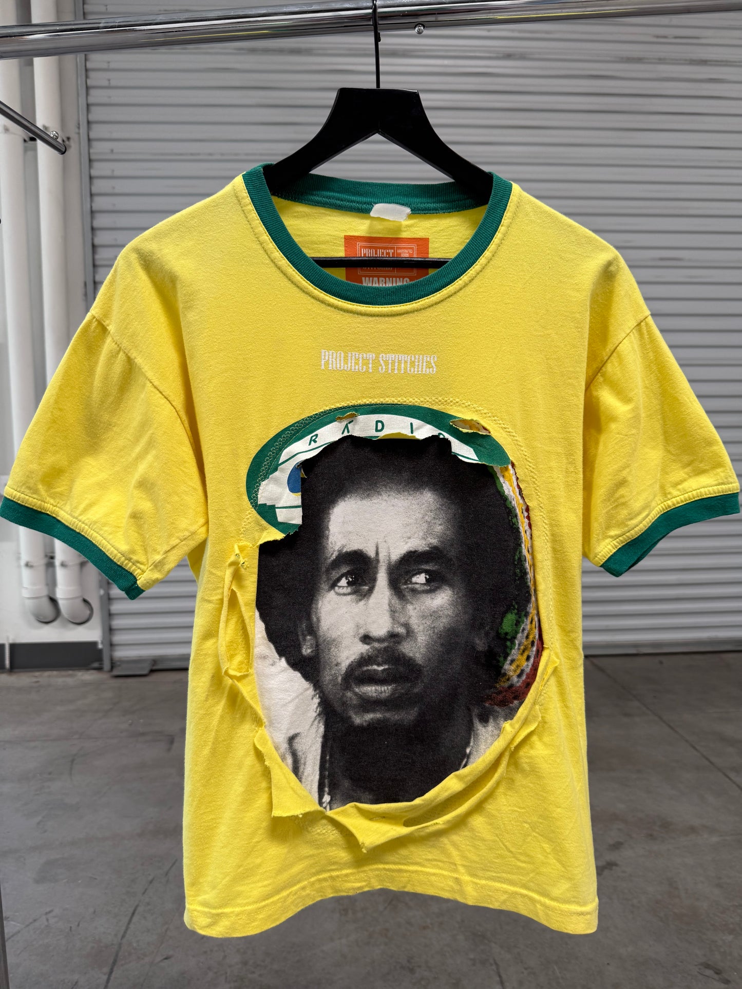 Peeker Tee