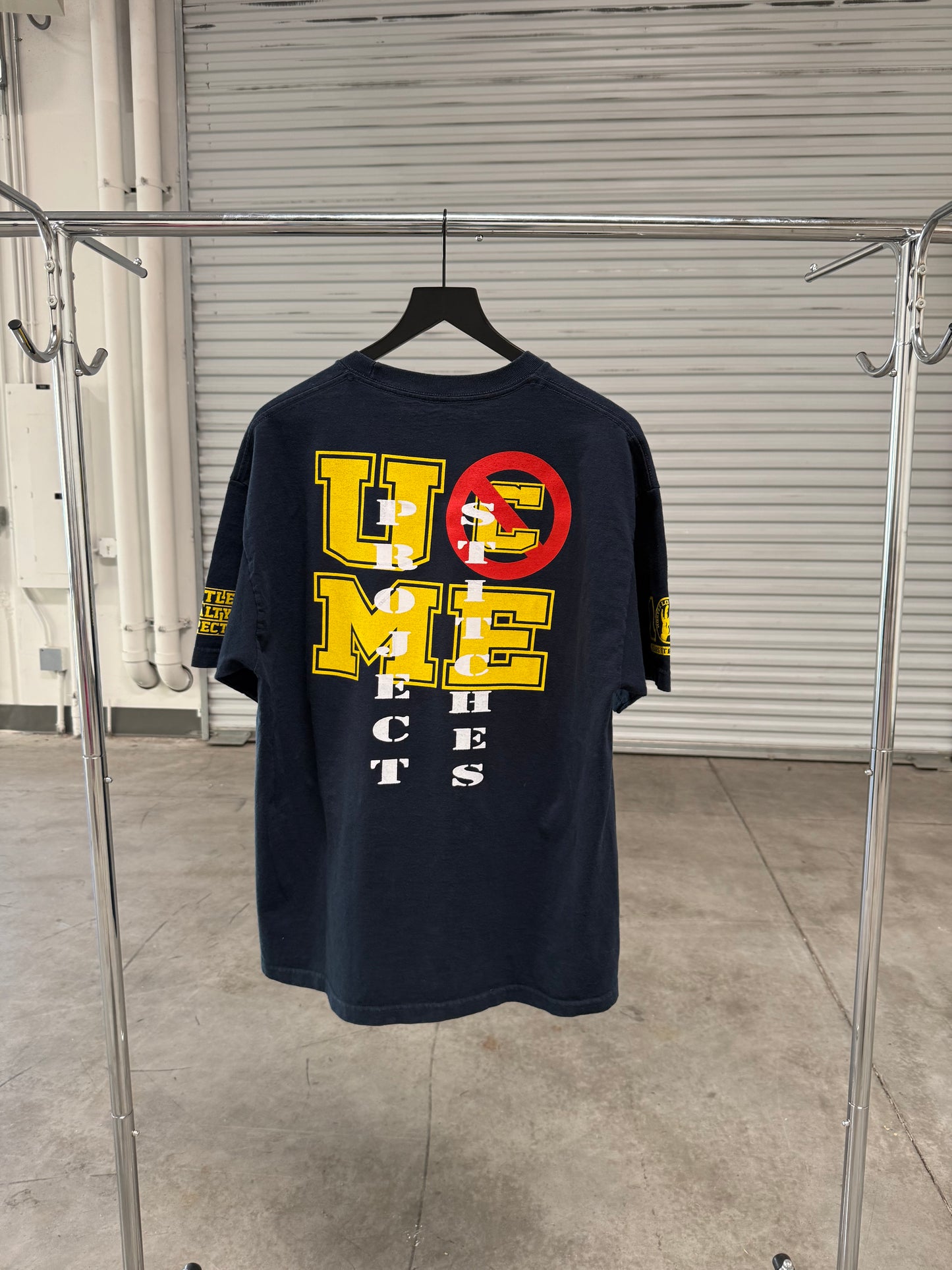 Peeker Tee