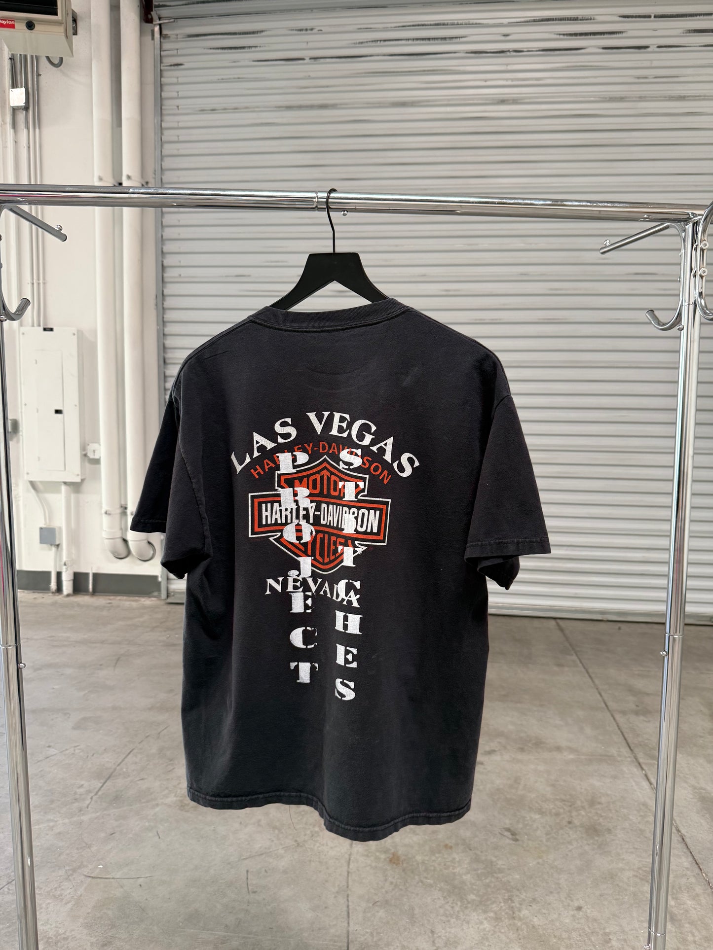 Peeker Tee